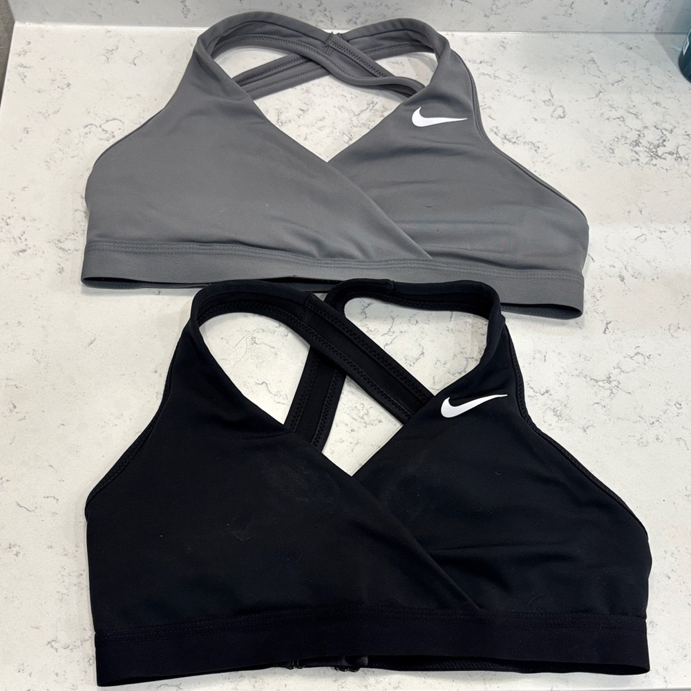 Nike Women's Swoosh Maternity Medium-Support Padded Sports Bra